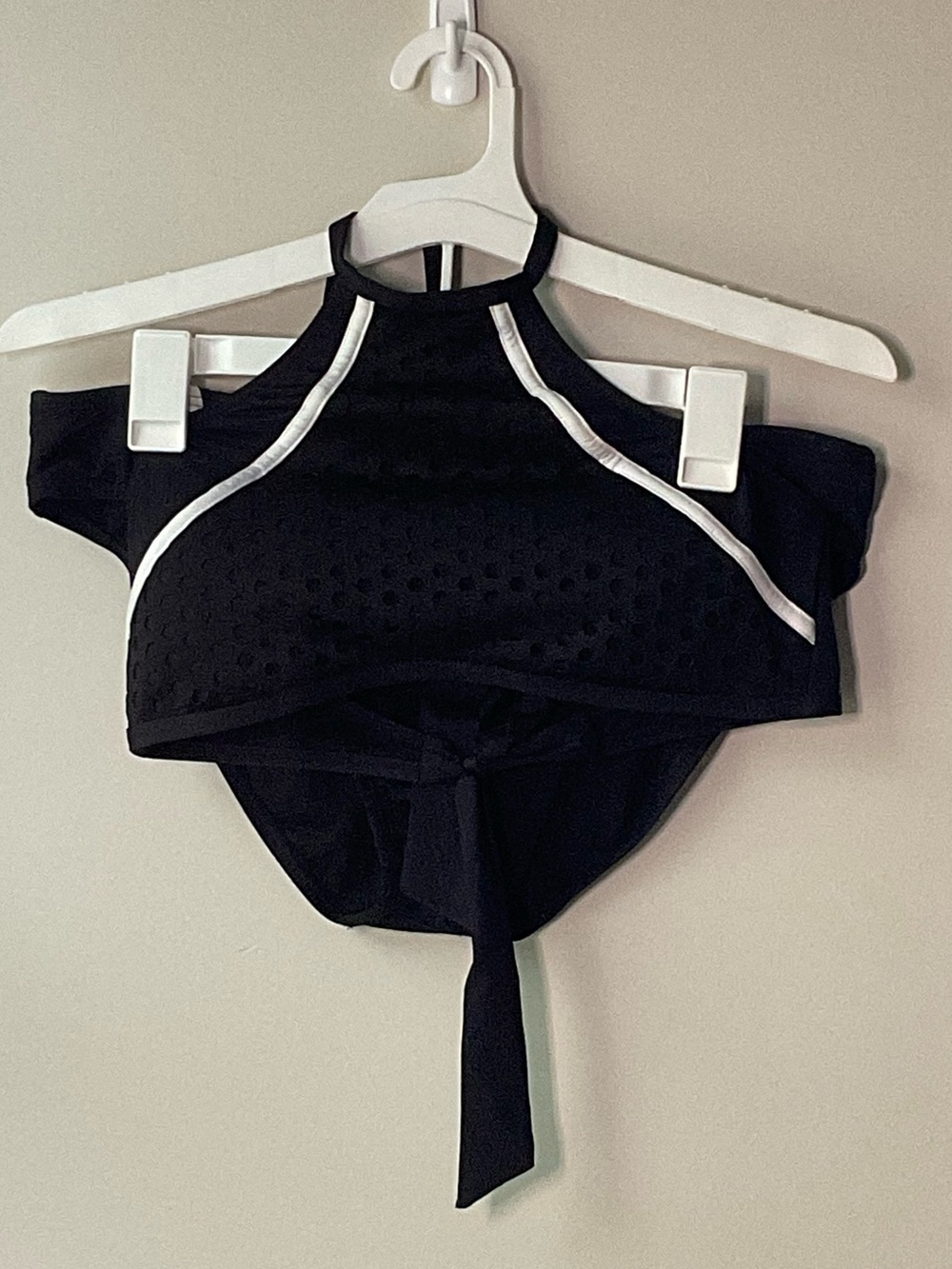 Kenneth Cole Black Halter Swim 2-Piece with Contrast Trim Large